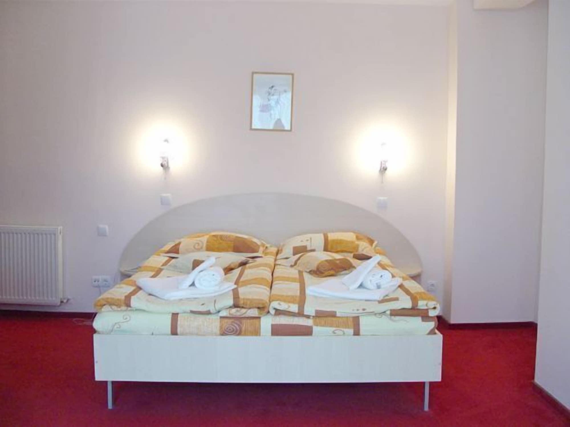 Hotel City Center Brasov Ngoại thất bức ảnh